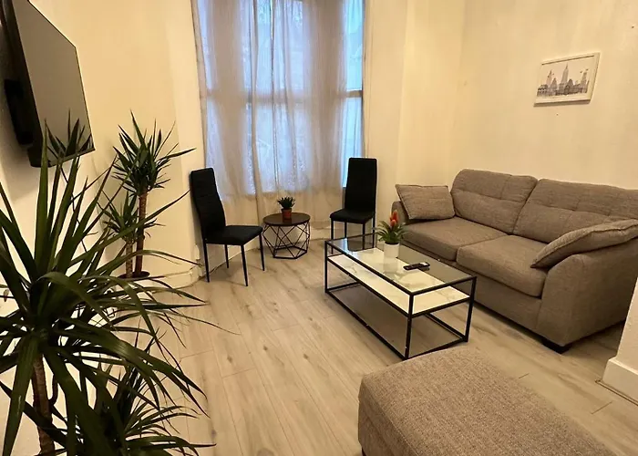 Millais Road 3 Bedroom Flat