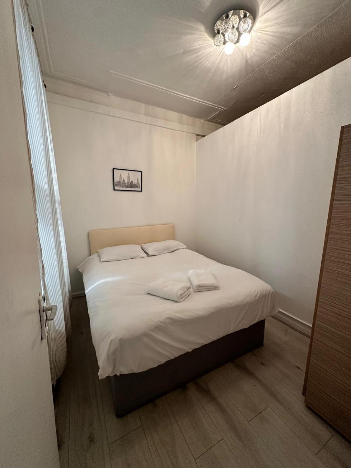 Millais Road 3 Bedroom Flat Apartment